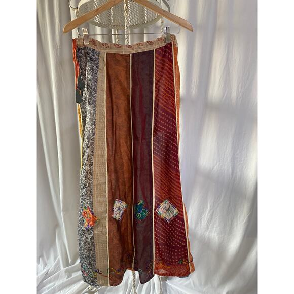 Made in Nepal Skirt Silk Boho Hippie Patchwork Colorful Size Small/Medium - Picture 2 of 13
